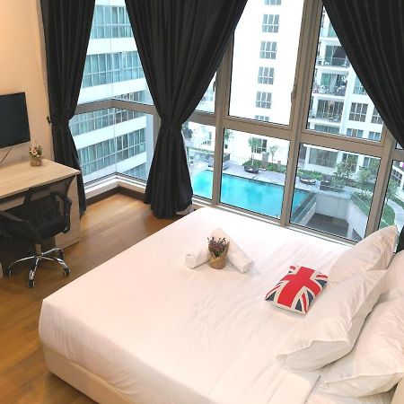 Klcc Inifinity Pool - The Regalia Residences & Suites By Kl Minsu Kuala Lumpur Exterior photo
