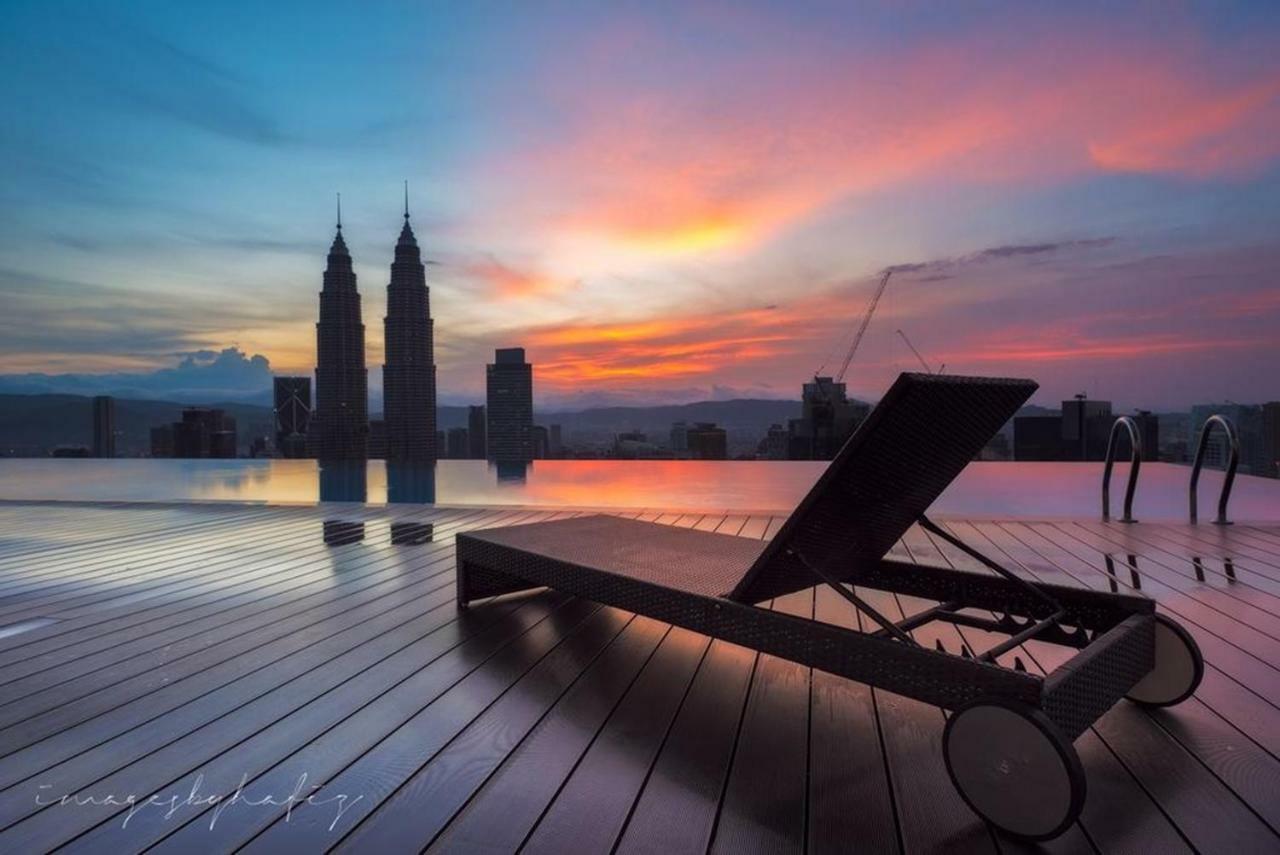 Klcc Inifinity Pool - The Regalia Residences & Suites By Kl Minsu Kuala Lumpur Exterior photo