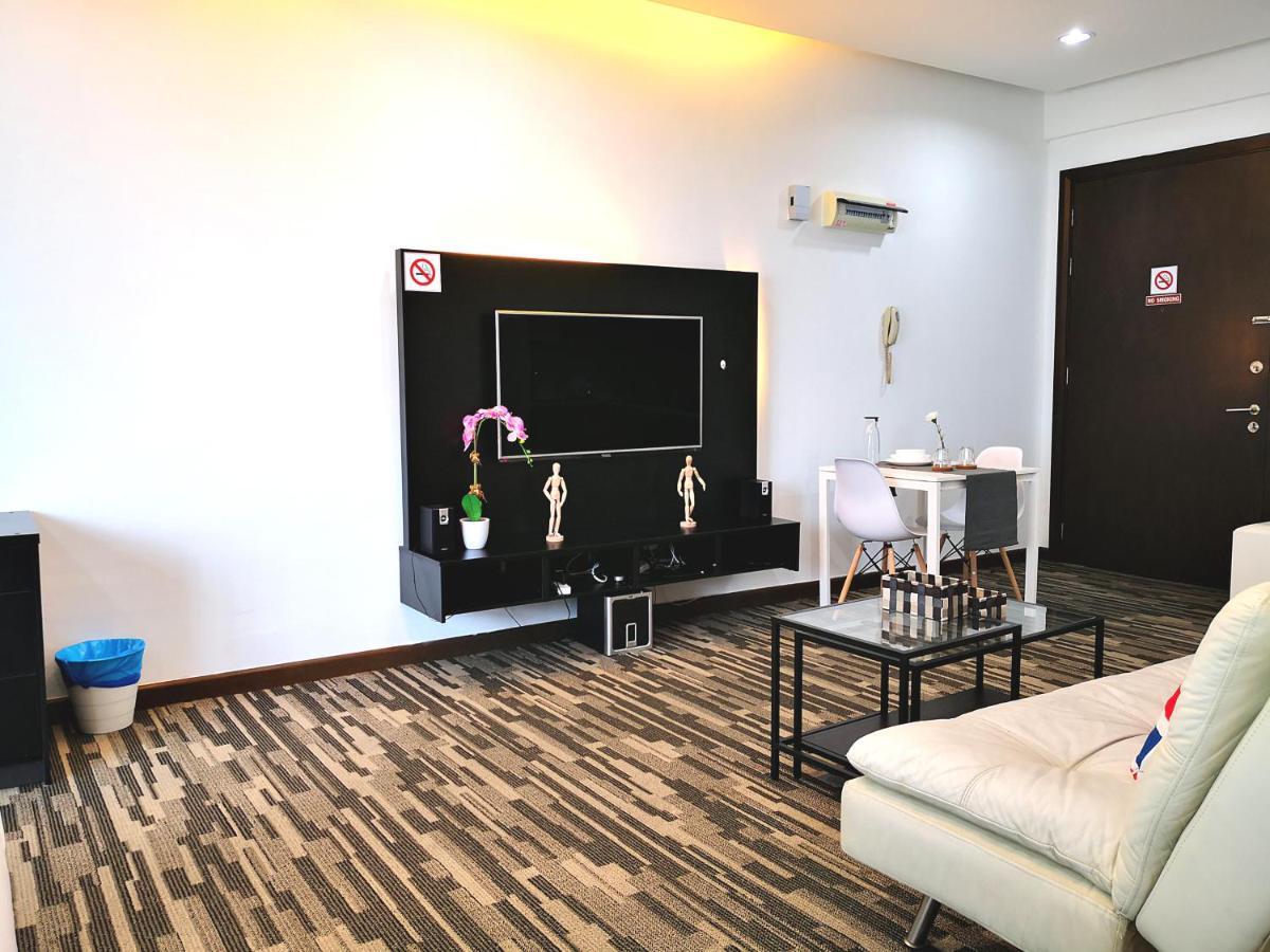 Klcc Inifinity Pool - The Regalia Residences & Suites By Kl Minsu Kuala Lumpur Exterior photo